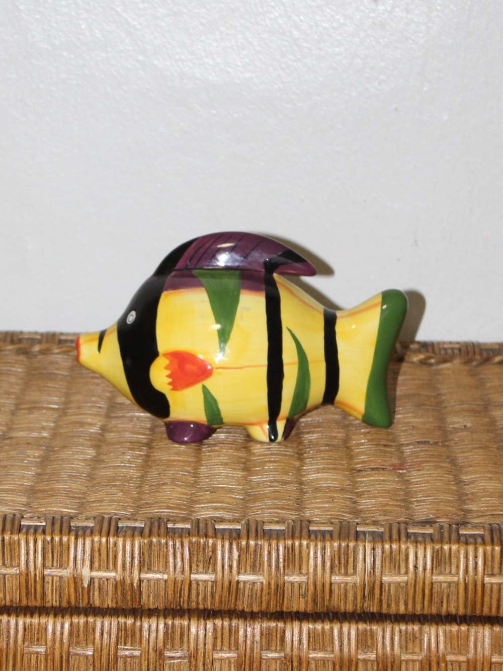 Milson & Louis Yellow and Bblack Ceramic Fish Figurine Coin Piggy Bank.Open Box